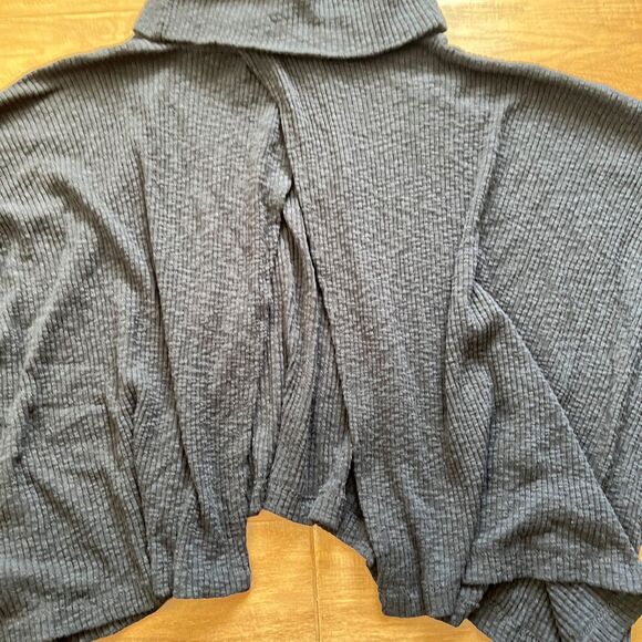 Free People Beach Sweater Size S Black Lightweight Split Back Turtleneck - Picture 6 of 6